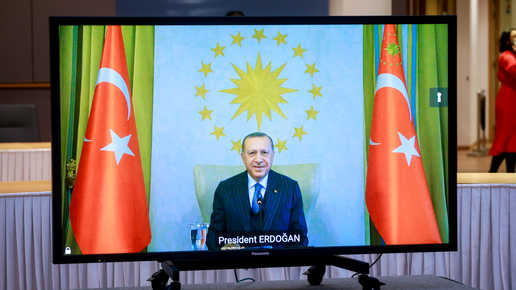 إردوغان يضحّي بالإخوان المسلمين وبالمسلمين "عشان يعيش"‎  P_1918wgski1