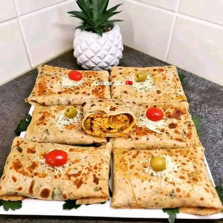 كريب مالح بدقيق القمح معمر بالدجاج والخضار